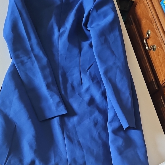 Missguided Blue Long Sleeve Dress with Elegant Silhouette - Picture 7 of 8